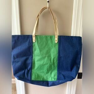 Mudpie Colorblock Jute Tote, Navy and Kelly Green, new without tags.